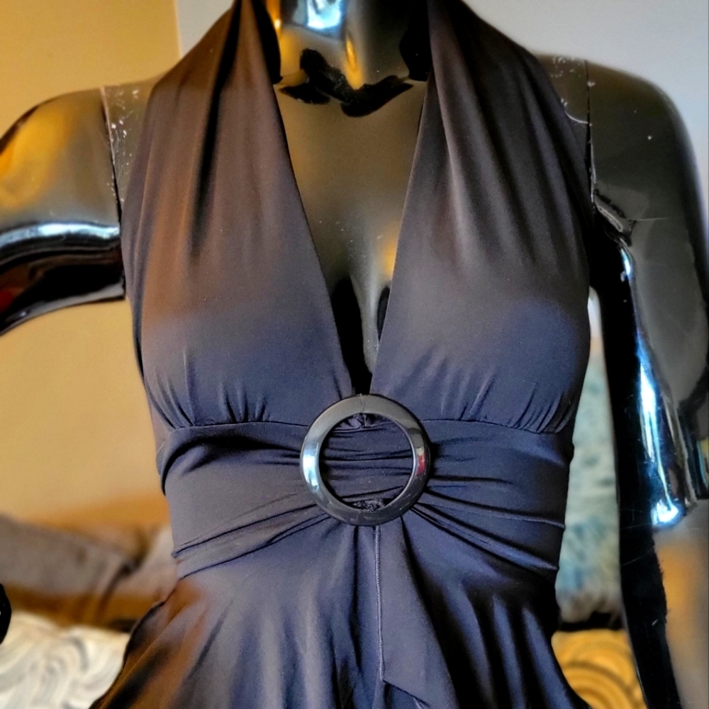 🔥SuperHawt Black Halter Top!